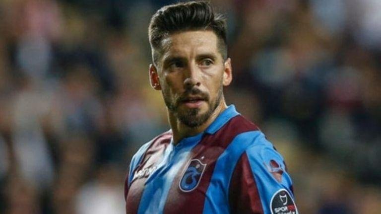 El futuro de José Sosa continúa sin definirse y se espera la palabra del jugador