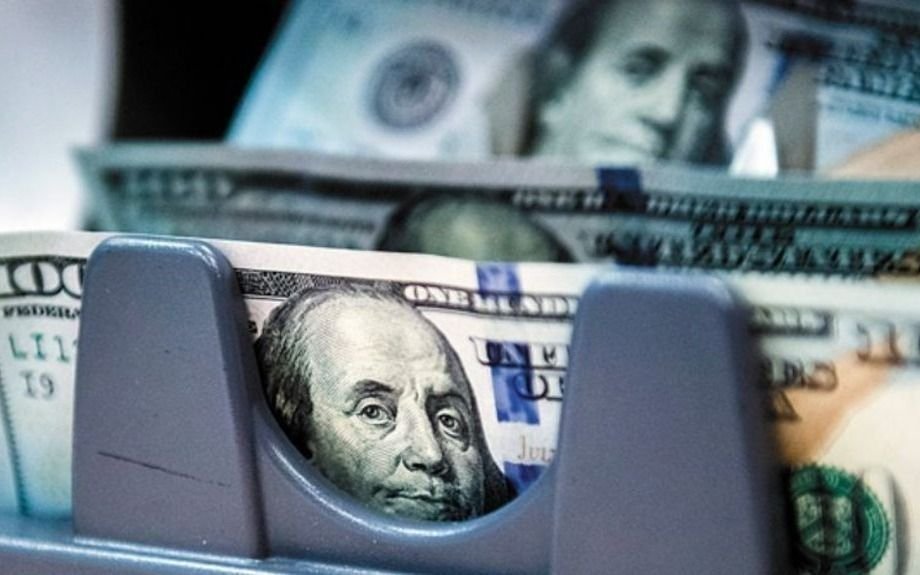El dólar oficial sube y el "solidario" superó los $100