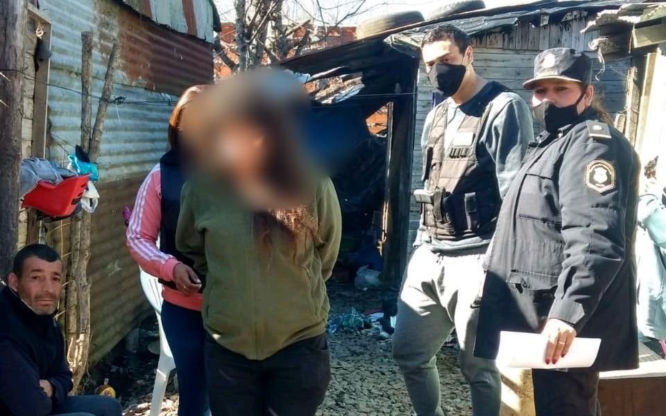Está acusado de abusar sexualmente y robar a una mujer en Varela: lo detuvieron en City Bell