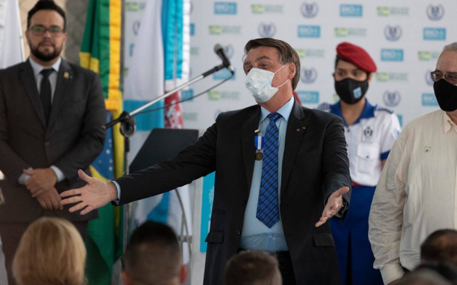 El coronavirus no cede en Brasil y el hijo menor de Bolsonaro es uno de los contagiados