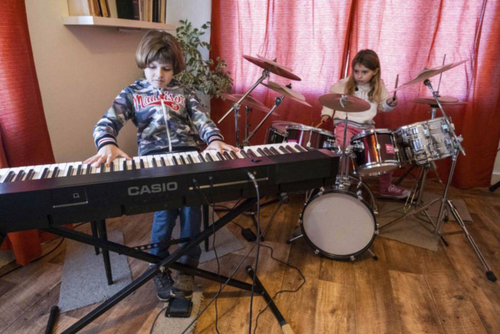Ástor, el pibe prodigio de Mar del Plata, que a los ocho años sorprende como pianista
