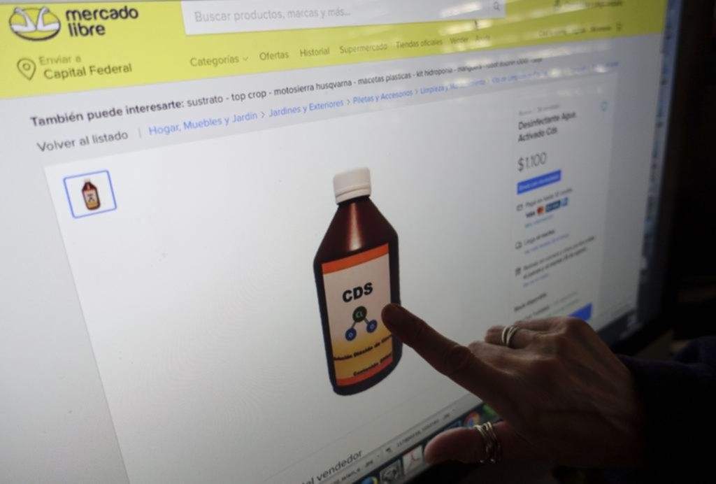Dióxido de cloro, un peligroso químico con la falsa fama de prevenir el coronavirus