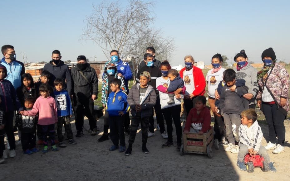 San Carlos repartió juguetes y golosinas en diversos comedores de Berisso