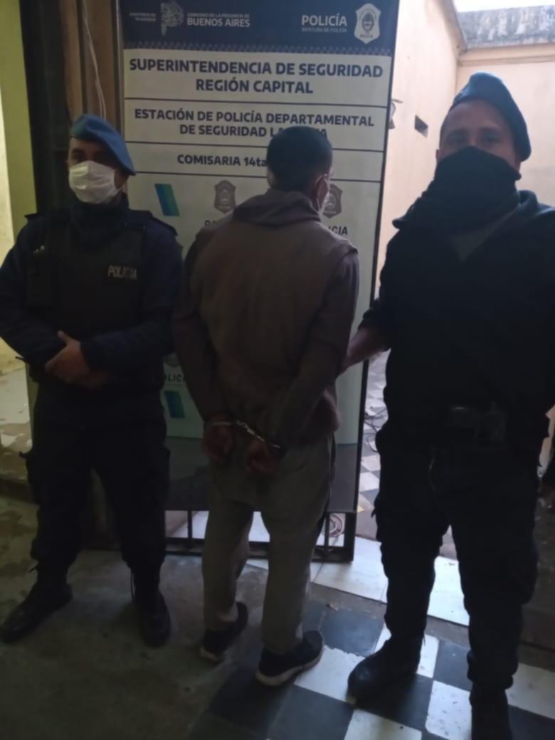 Por un conflicto entre sus hijas, un hombre baleó a otro en Olmos