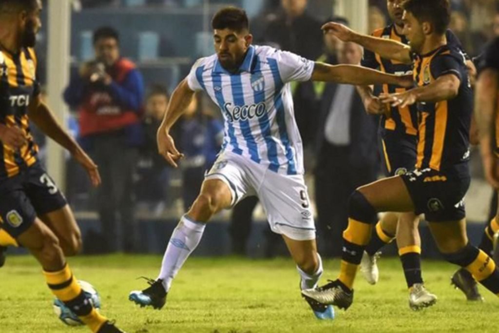 Mientras Sosa deshoja la margarita, Estudiantes cierra otros refuerzos