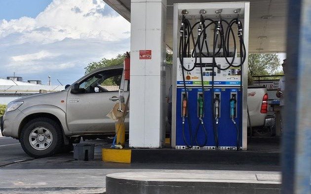 Desde la medianoche, YPF aumenta un 4,5% en promedio el precio de los combustibles