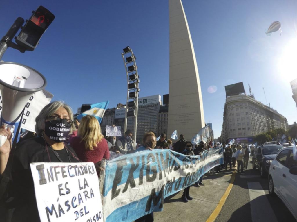 Macri felicitó por el alcance de la protesta y desde el Gobierno le pegaron duro