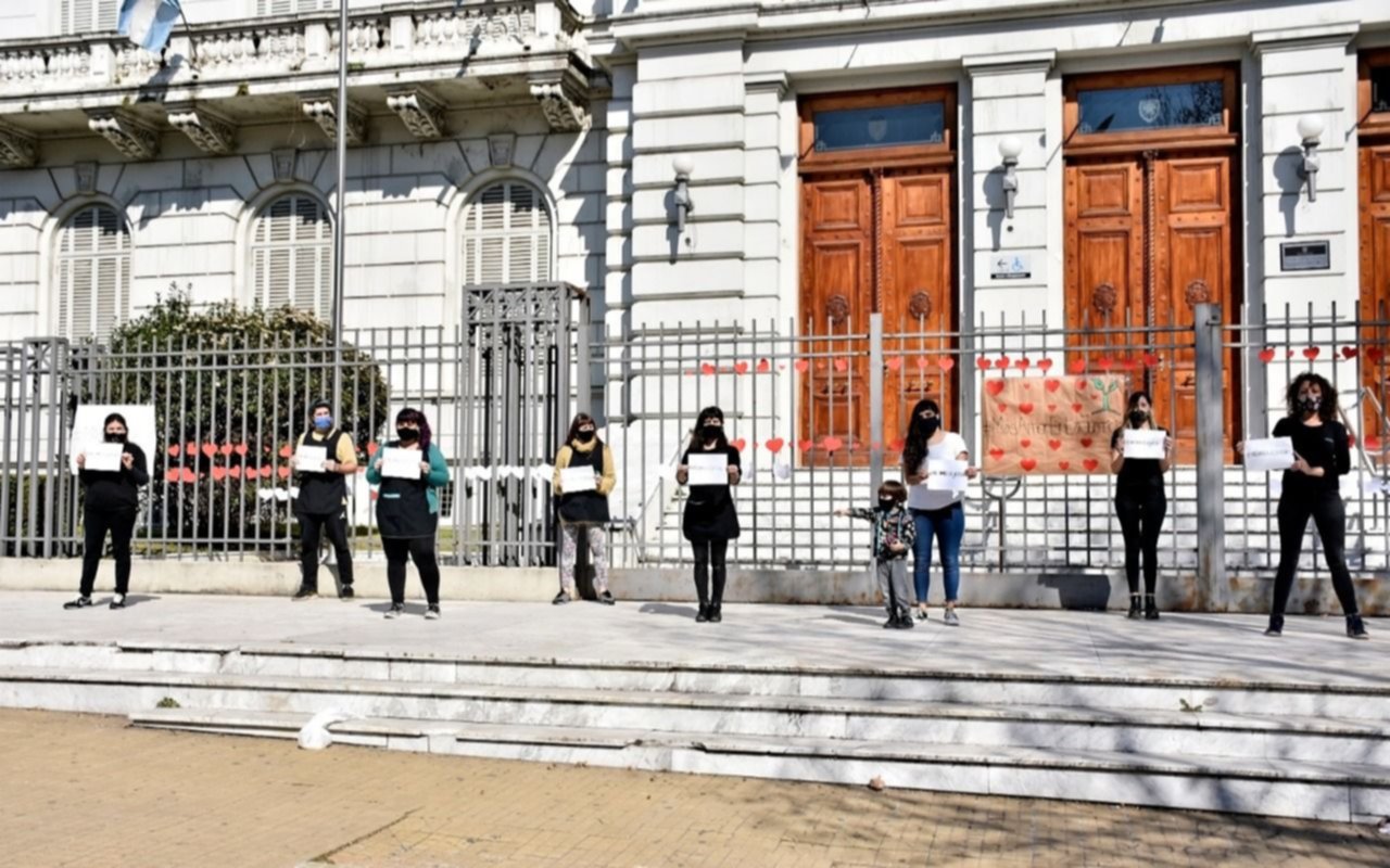 Un jardín de infantes de La Plata busca evitar el remate de muebles tras fallo judicial