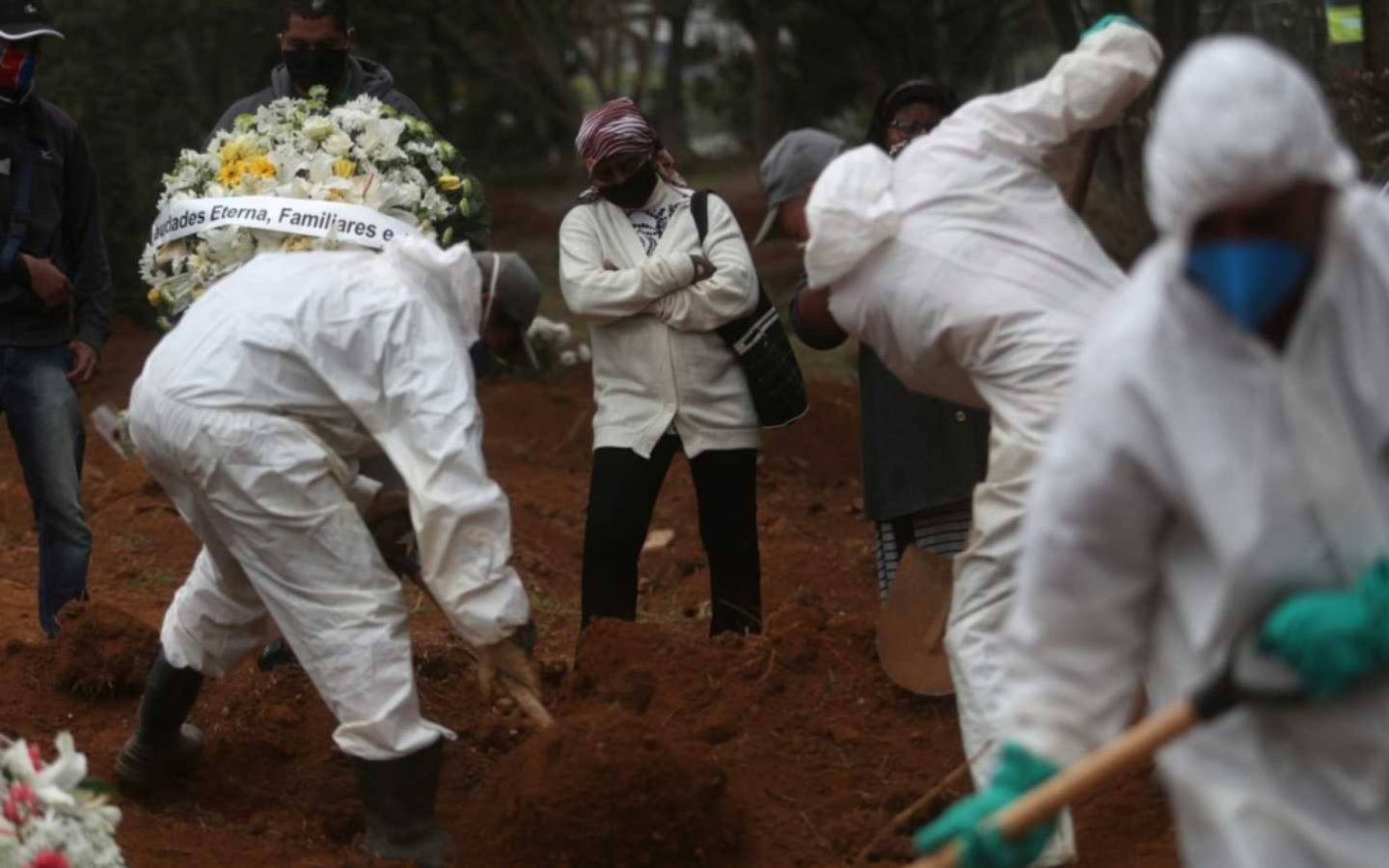 El COVID-19 en Brasil: casi 3,5 millones de contagios y 111.100 muertes