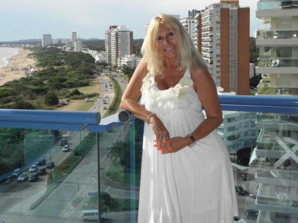 “¿Te interesan 10 mil dólares por fotos desnuda?”: el mensaje por el que Rosenfeld fue a la Justicia