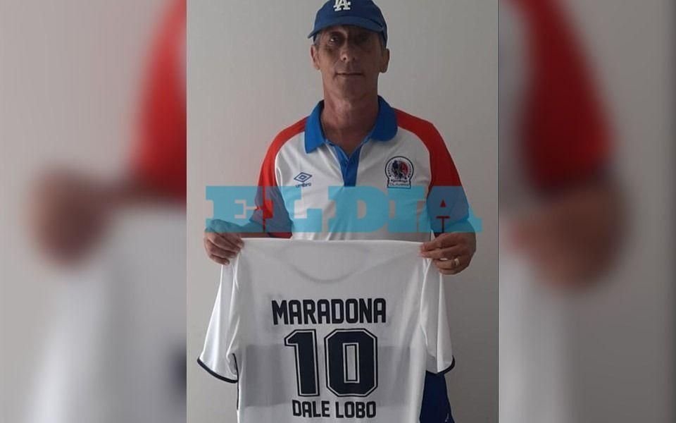 La camiseta de la campaña “Dale Lobo”   ya le llegó a un gran ídolo tripero