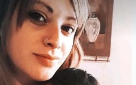 Tras una feroz golpiza, una joven quedó en estado de coma: piden la detención del novio