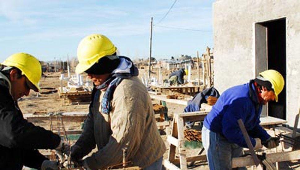 La actividad económica se contrajo 12,9% en el primer semestre del año