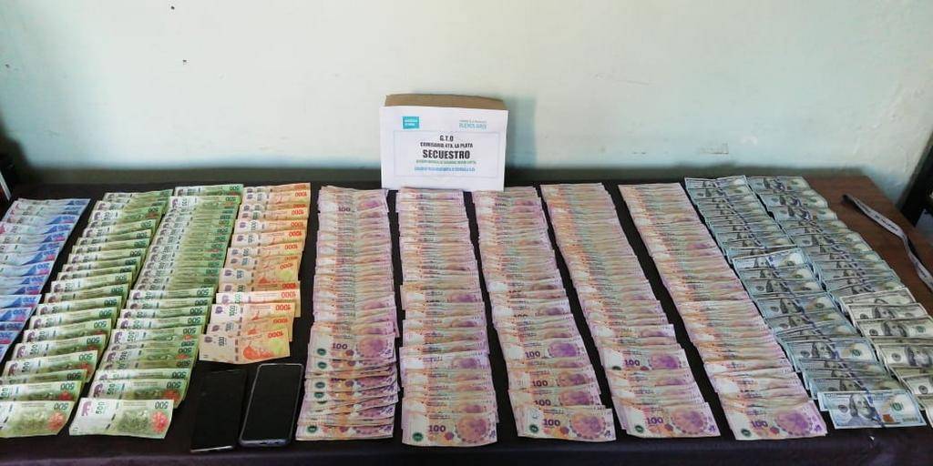 Iban por La Loma con $ 800 mil y no lo pudieron explicar