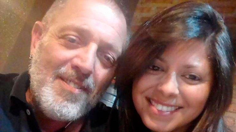 Un angustioso último adiós negado a una hija y su papá