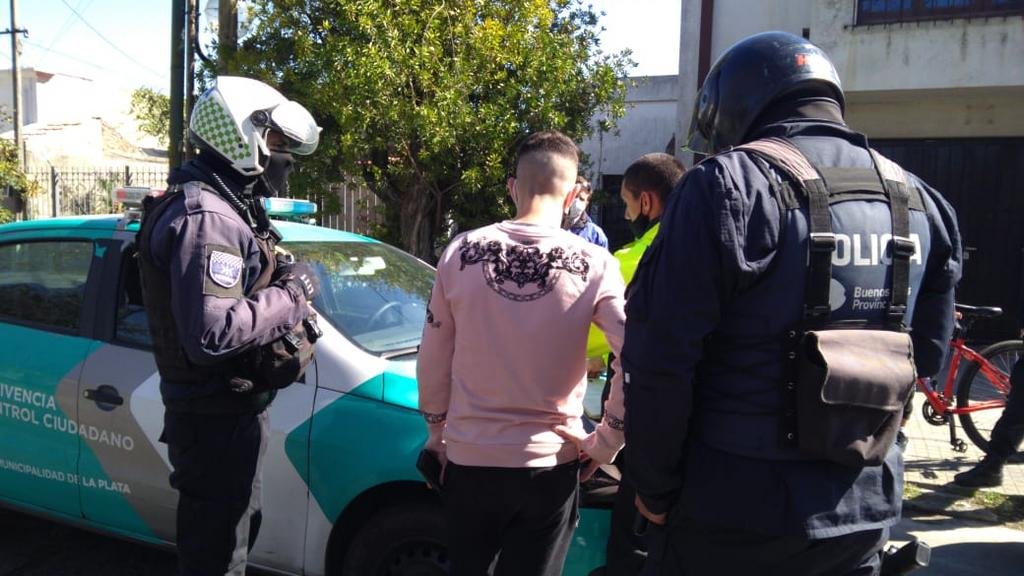 No frenan las fiestas clandestinas en La Plata