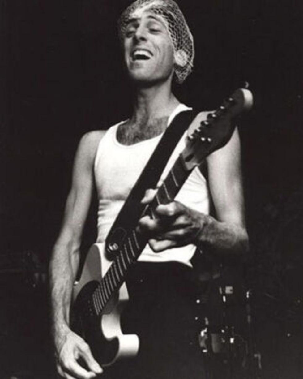 Muere a los 64 años ex segunda guitarra de los Red Hot Chili Peppers