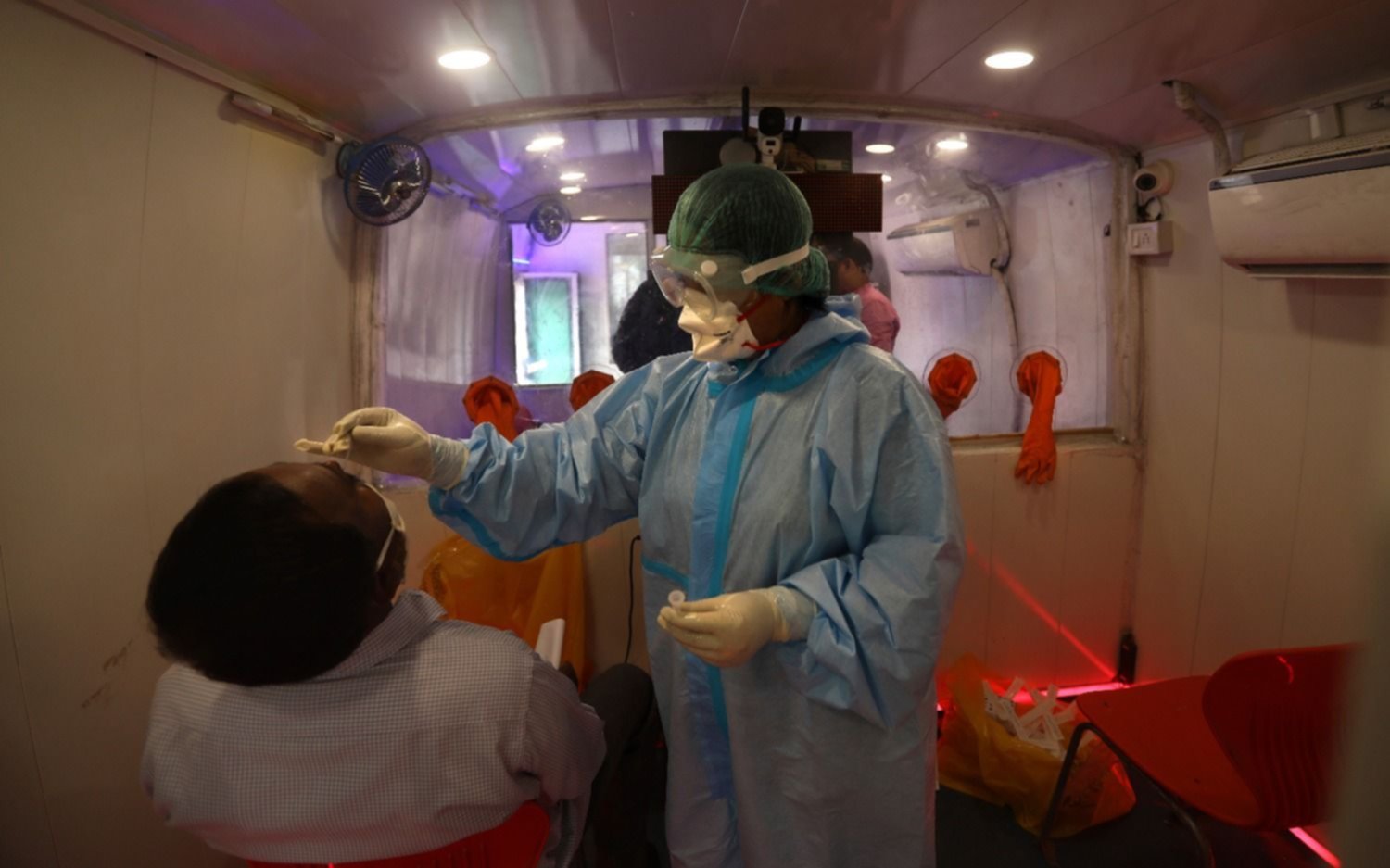Primer reinfectado por COVID-19 en el mundo: un hongkonés regresado de España