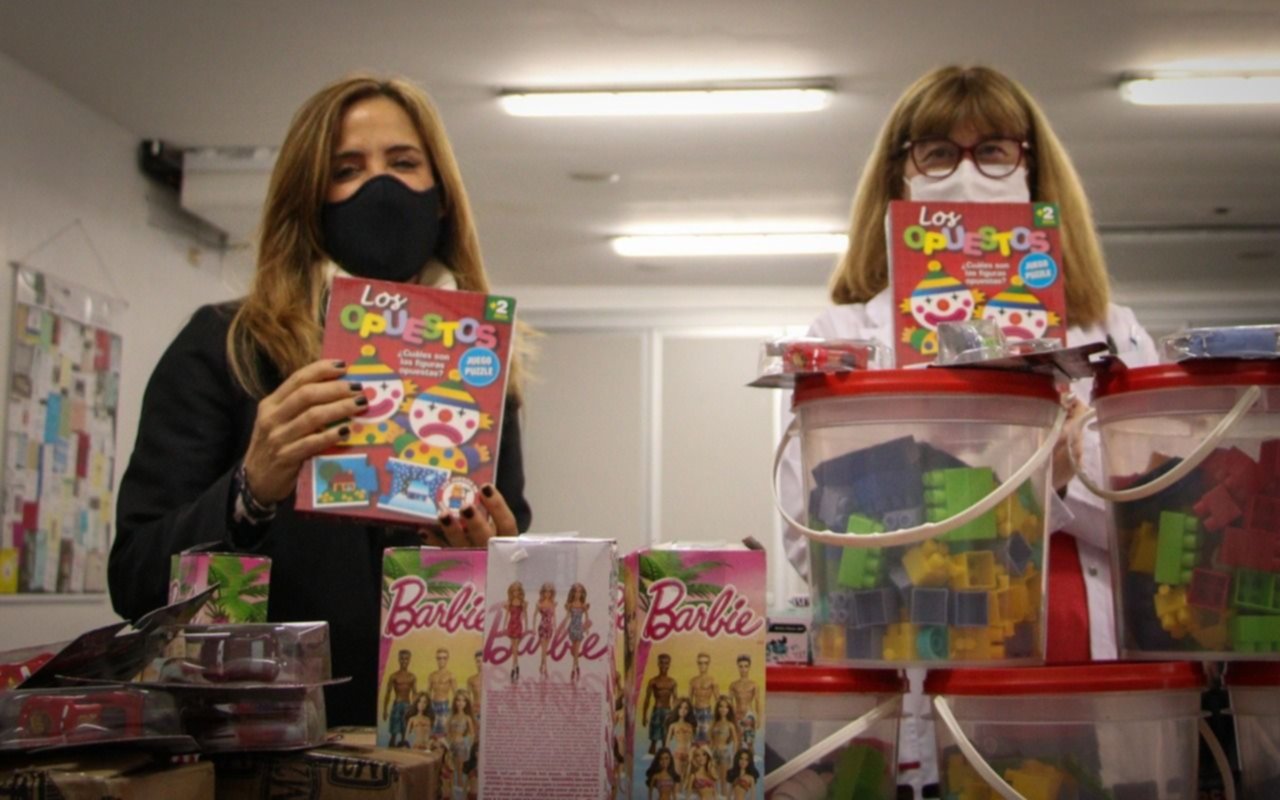 Movida solidaria con juguetes en el Hospital Sbarra