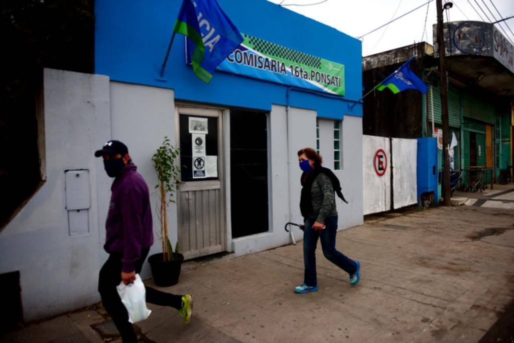 En una zona caliente, balean la fachada de una comisaría