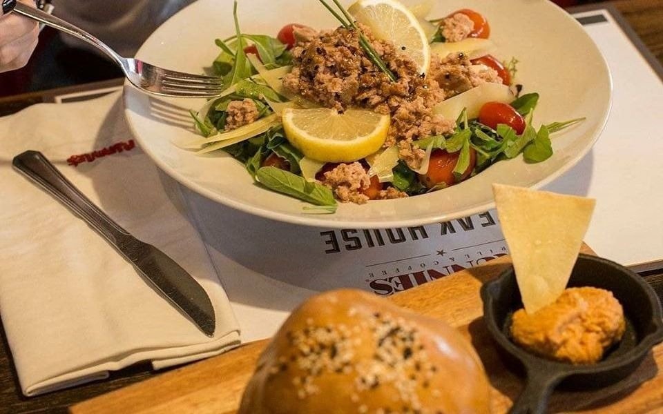 Garro recibió a los gastronómicos: mañana le pedirá a Kicillof la reapertura del sector