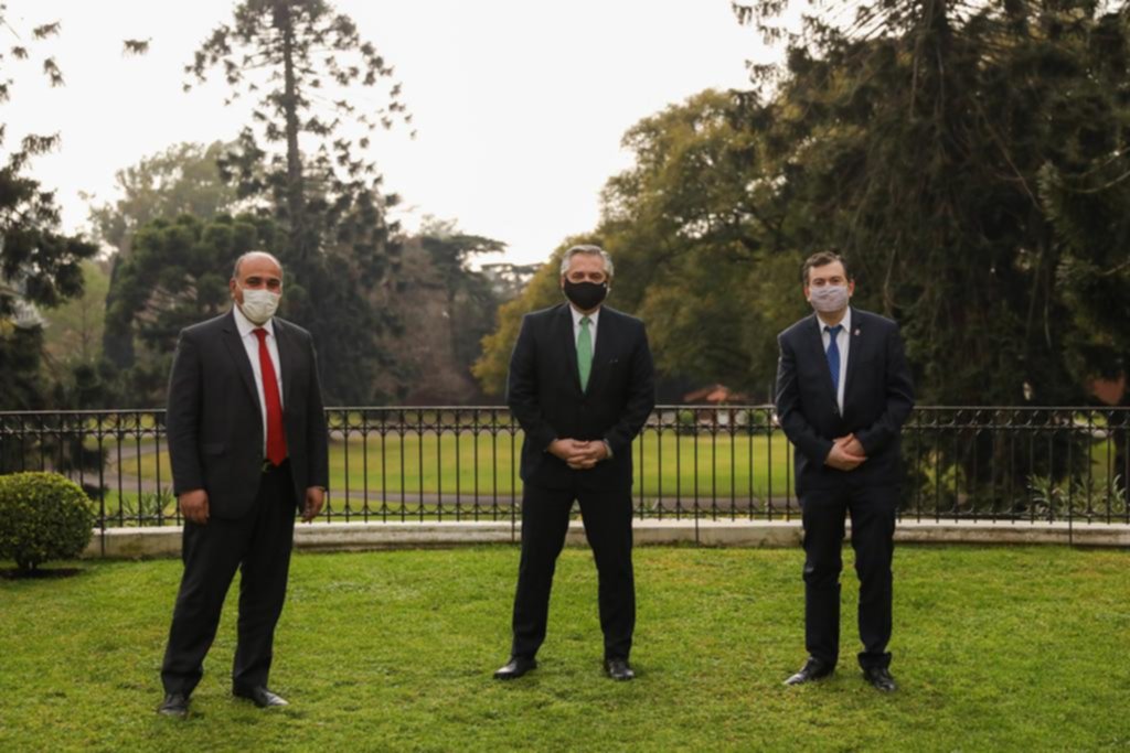 La oposición quiere saber para quién trabajó Alberto antes de ser Presidente
