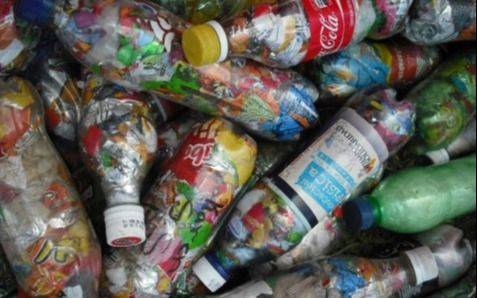 Donación de envases con residuos reciclados