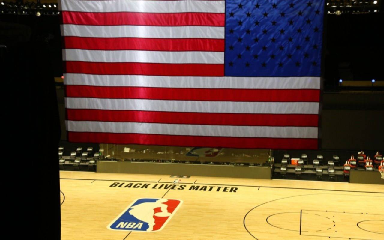 La NBA suspendió los partidos de hoy y podría regresar entre mañana y el sábado