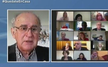 Parrilli propone cambiar la cláusula sobre los medios y dice que se trató de "un anzuelo"