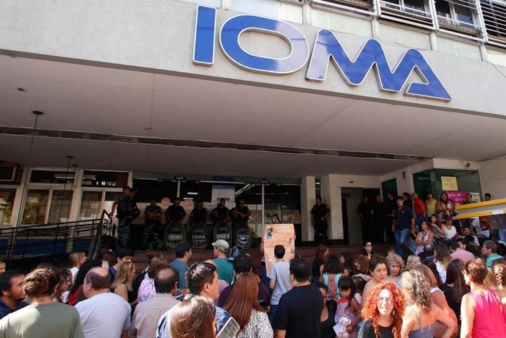 Lejos de un acuerdo, recrudece el conflicto entre el IOMA y los médicos platenses