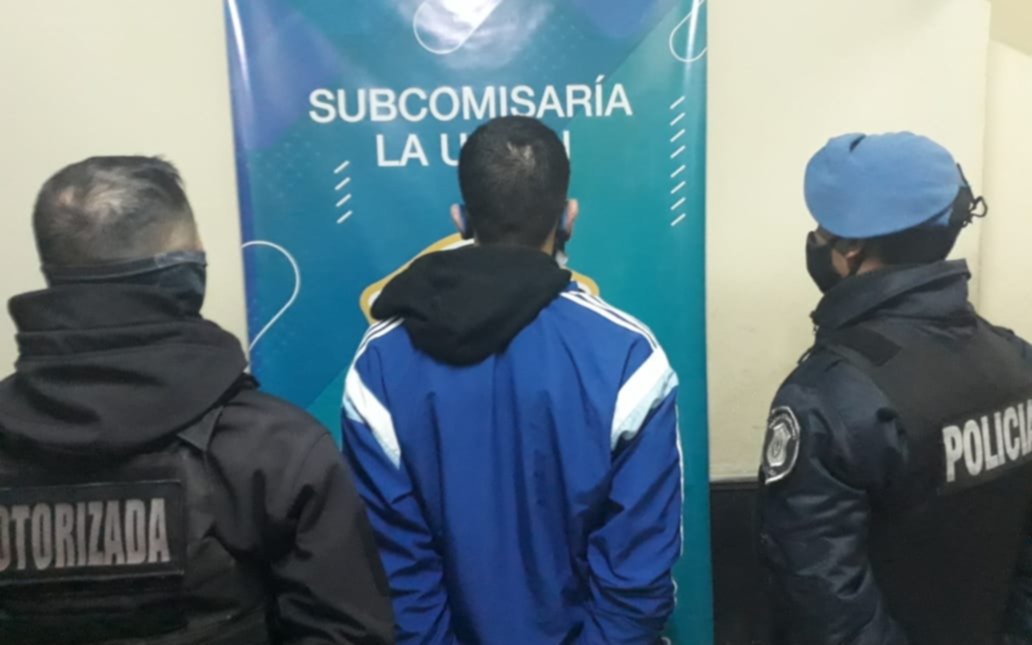 Lo perseguía la policía y se metió a la guardia de un hospital para hacerse pasar por paciente