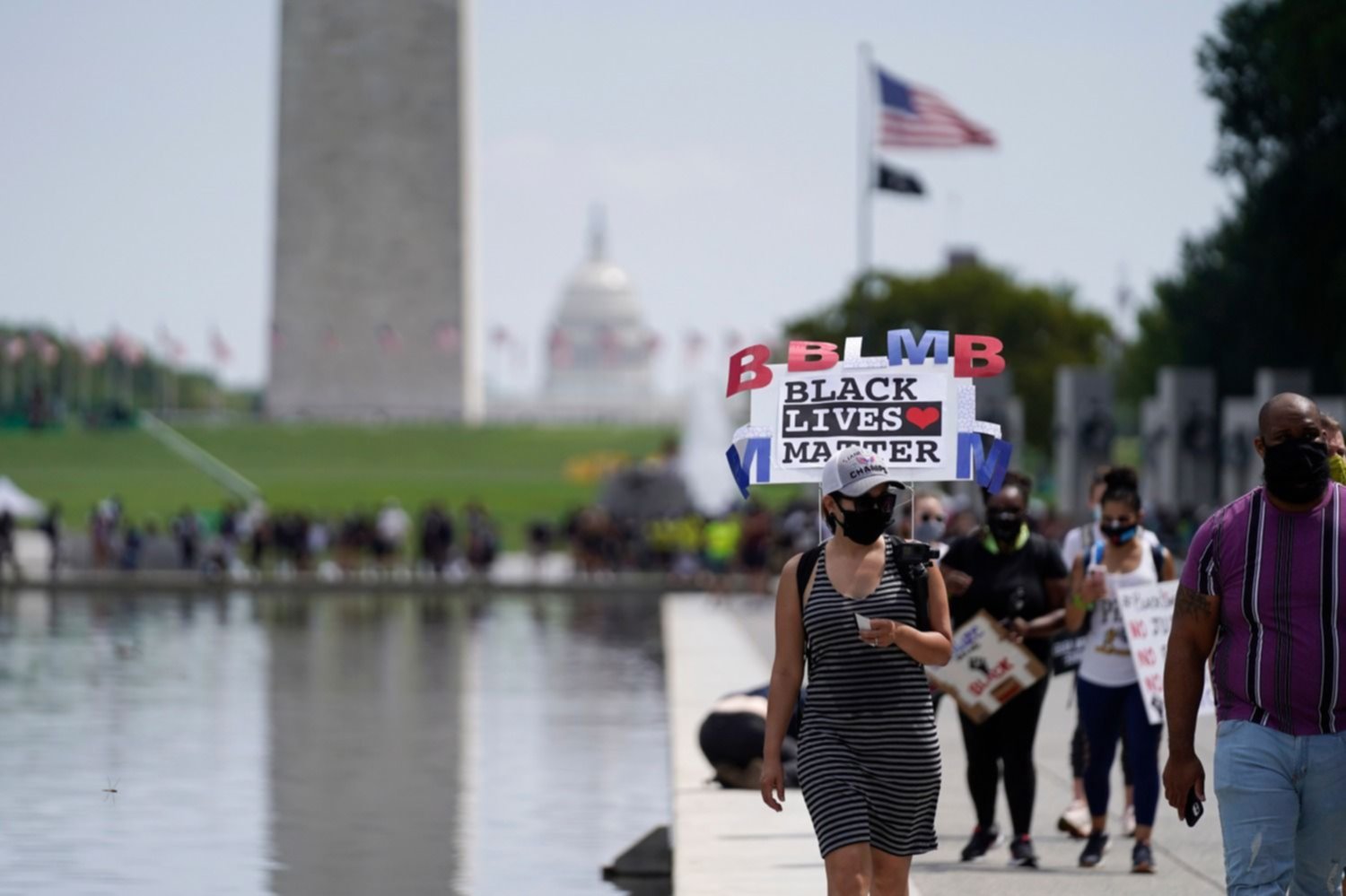 Multitudinaria marcha en Washington en el aniversario del discurso de Luther King 