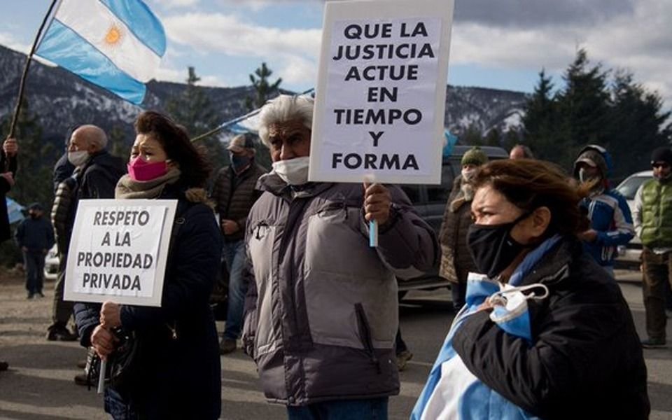 El Gobierno denunció a manifestantes tras la protesta por la toma de tierras en Bariloche