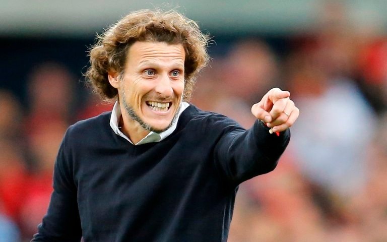 Peñarol despide a su entrenador Diego Forlán