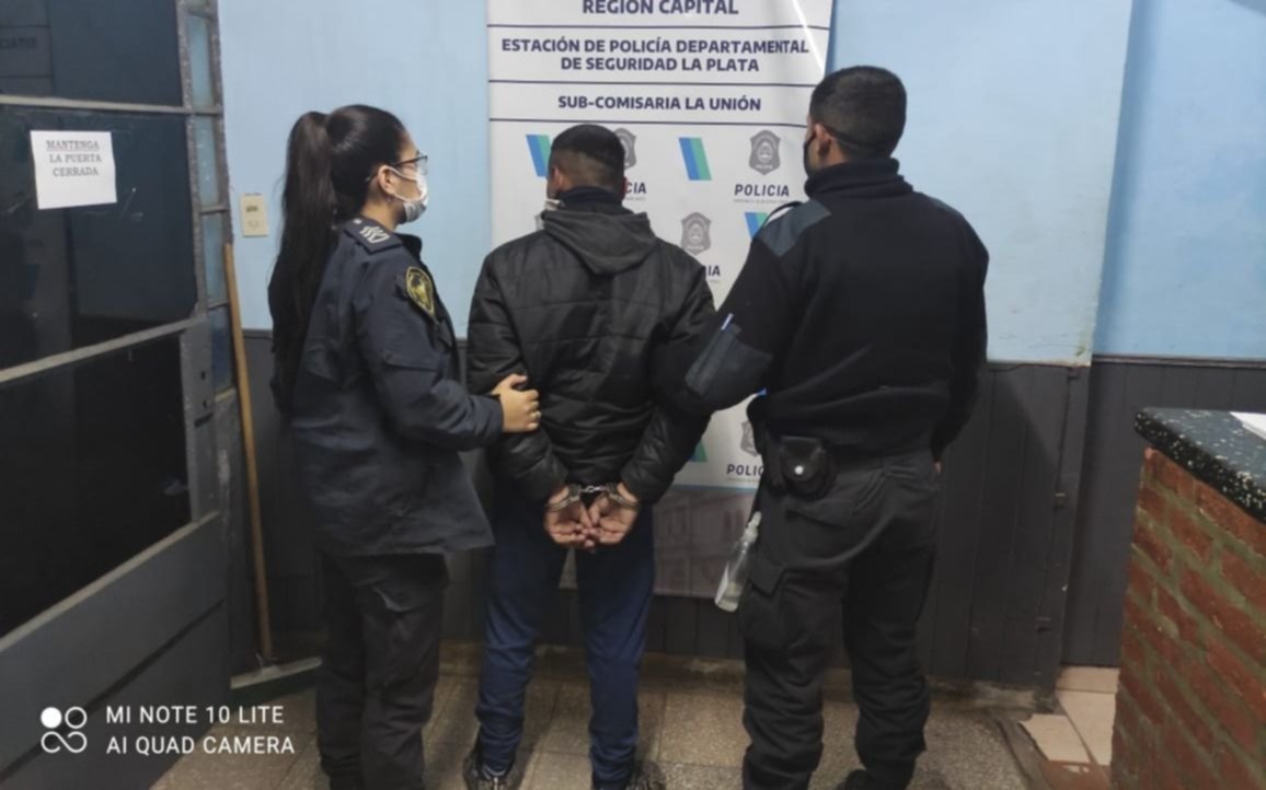 Forzó la ventana de una casa y al ser visto por el propietario, huyó 