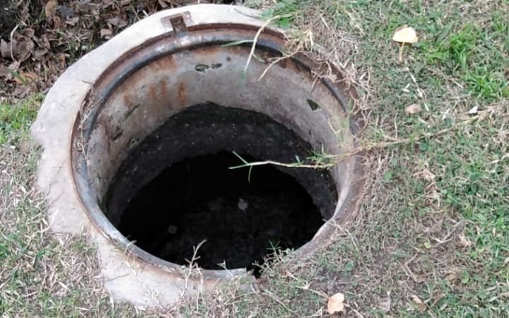 Vecinos denuncias gran pozo descubierto en 25 y 485