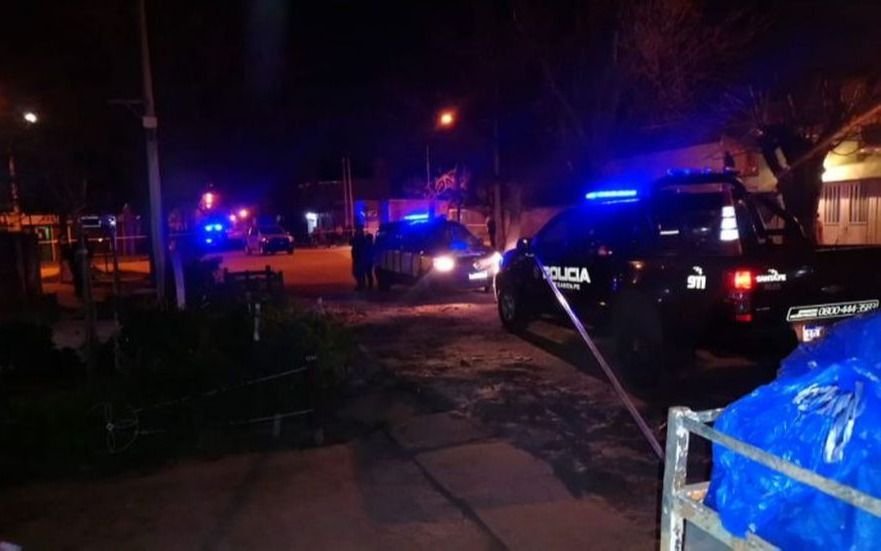 Matan a puñaladas y prenden fuego a un joven 