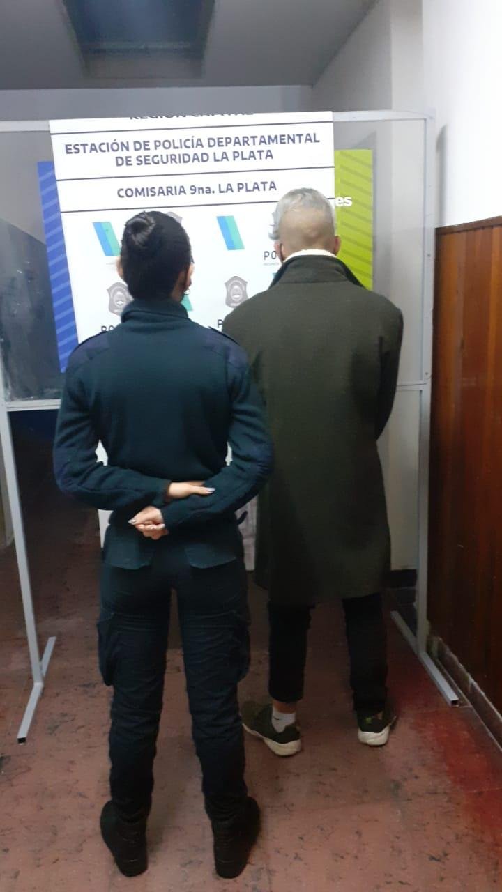 Detenido en la Zona Roja por intentar atacar a un Policía con un cuchillo