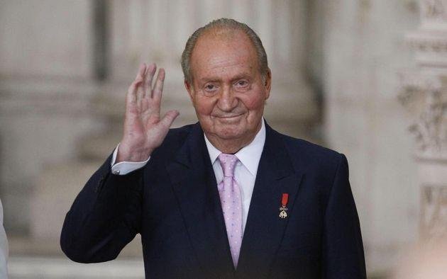 El emérito rey Juan Carlos cumple un año de exilio, con su reputación por el suelo