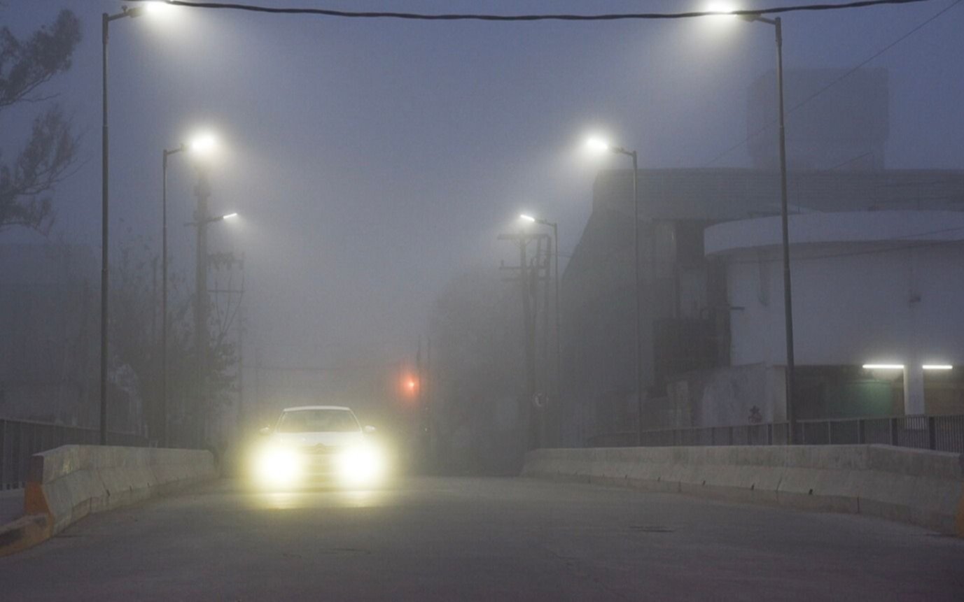 Recomiendan circular con precaución por bancos de niebla en el área metropolitana