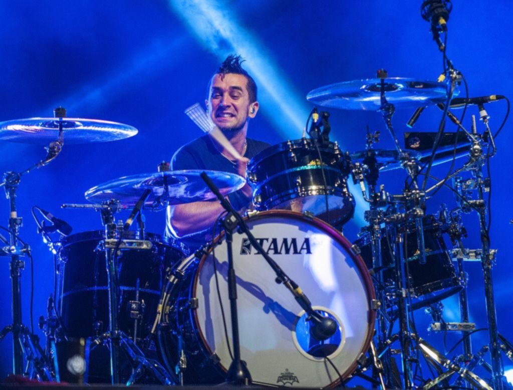 The Offspring separa a su baterista de una gira por no haberse vacunado