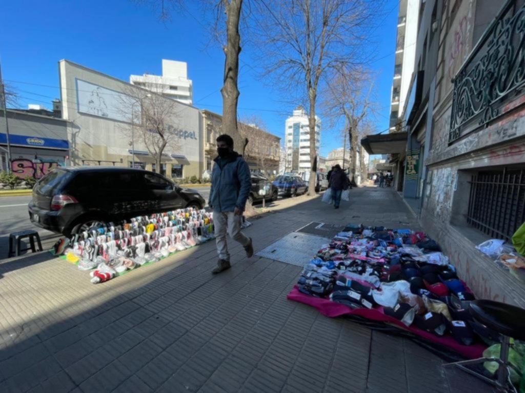 “Tiendas” que no tienen relación con EL DIA