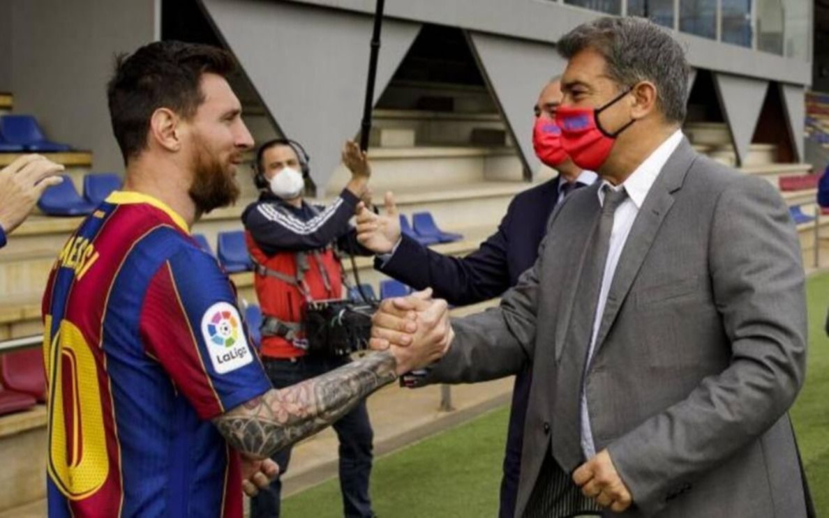 Laporta brindará mañana una conferencia para explicar la partida de Messi