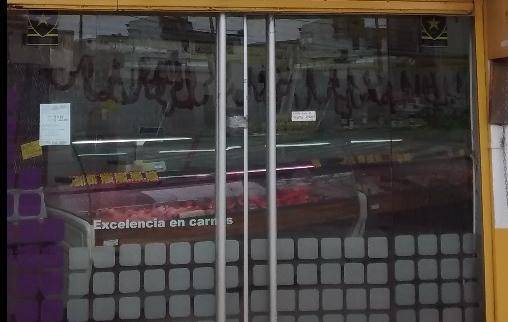 Dos ladrones aprovecharon un corte de luz para robar en una carnicería
