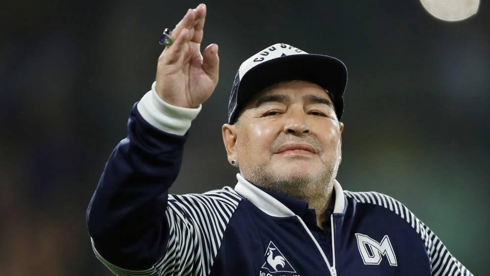 Kinesiólogo declaró que una pierna de Maradona “explotaba de líquido”