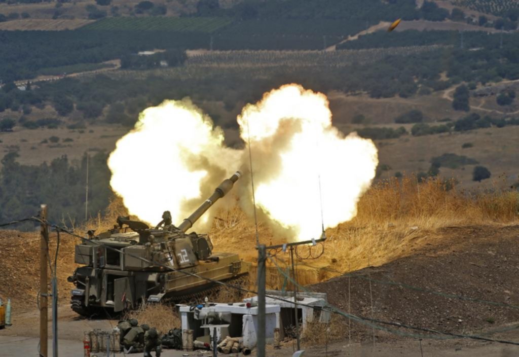 Hezbolá lanza cohetes contra Israel, que responde