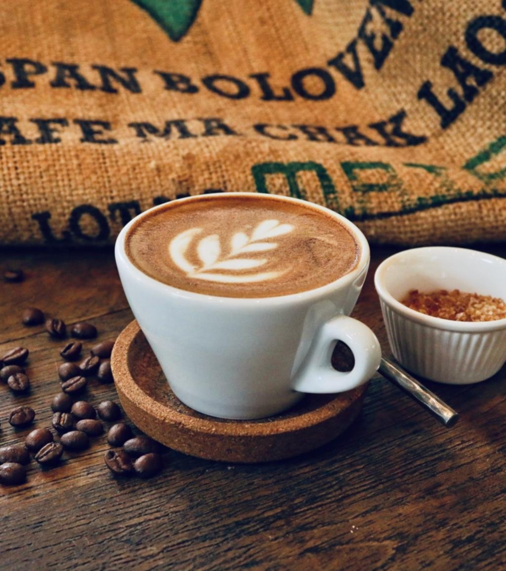 Últimos estudios: mientras el alcohol está asociado al cáncer, el café podría prevenirlo