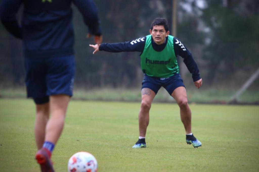 Dos cambios y un lesionado para recibir al Decano