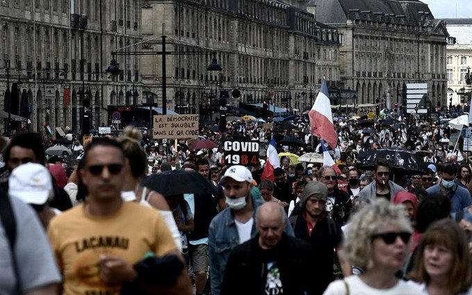 Cuarto sábado consecutivo de marchas en Francia contra las medidas anticovid