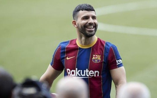 Agüero, ausente por lesión en la primera convocatoria de la era pos-Messi